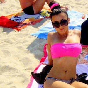 Tianna, 28 in Virginia | Younger Adult Woman, Older Men