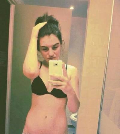 Chat with Elliana (20) in California | Casual Dating Profile