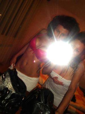 Photo of Elaine (18) from Cincinnati, OH dating profile