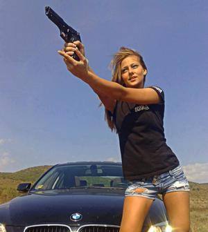 Andrea, 24 in Washington | Younger Adult Woman, Older Men