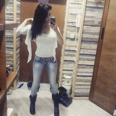 Kiera, 23 in Kentucky | Younger Adult Woman, Older Men