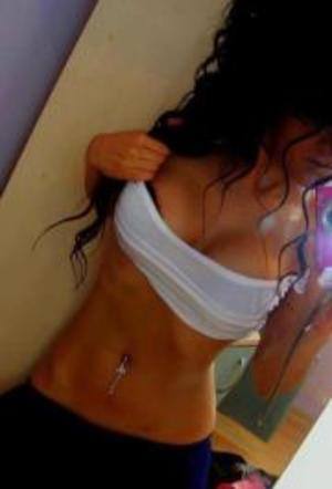 Kari (28) in District Of Columbia | Casual Dating with Older Men