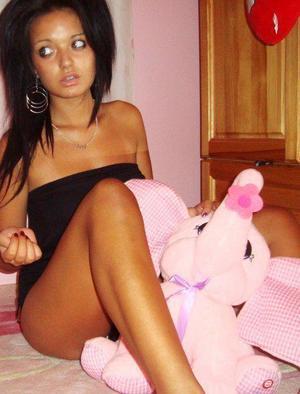 Ella from Glorieta, New Mexico is looking for adult webcam chat