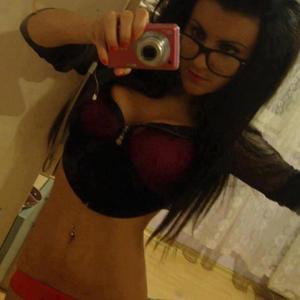 Gussie from Trussville, Alabama is looking for adult webcam chat