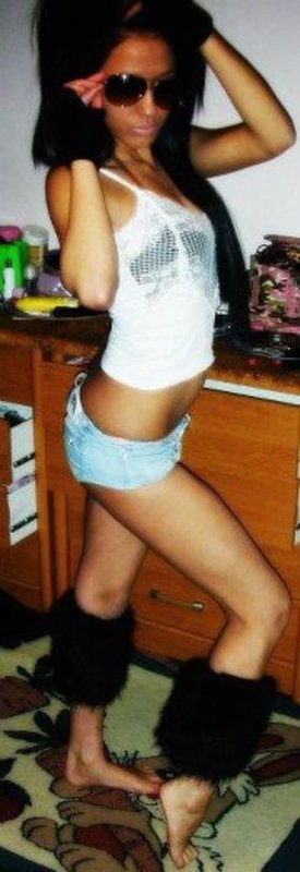 Jennell from Oak Grove, Louisiana is looking for adult webcam chat