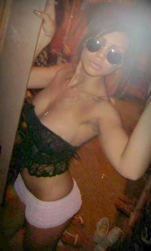 Tracee from New Salem, North Dakota is looking for adult webcam chat