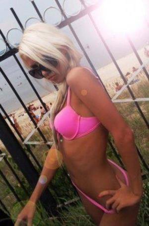 Shelia from Rose Hill, Mississippi is looking for adult webcam chat