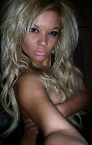 Lilliana from Logan, Kansas is looking for adult webcam chat