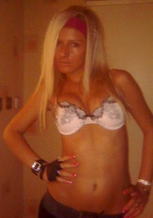 Jacklyn from Surrey, North Dakota is looking for adult webcam chat