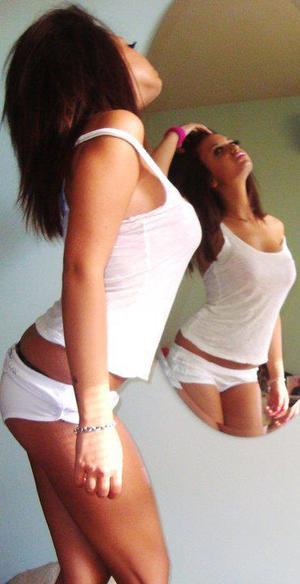 Gretchen from Bowmans Addition, Maryland is looking for adult webcam chat