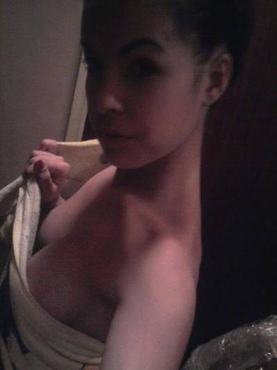 Drema from Swanzey, New Hampshire is looking for adult webcam chat