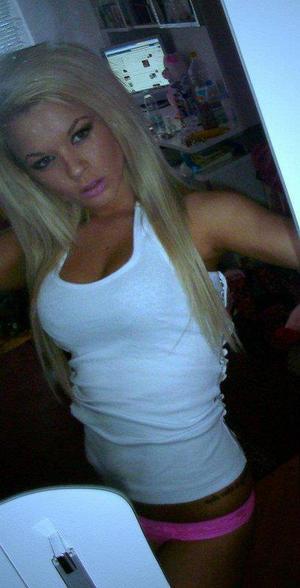 Twyla from  is looking for adult webcam chat