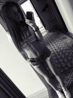 Carole from Fiskeville, Rhode Island is looking for adult webcam chat