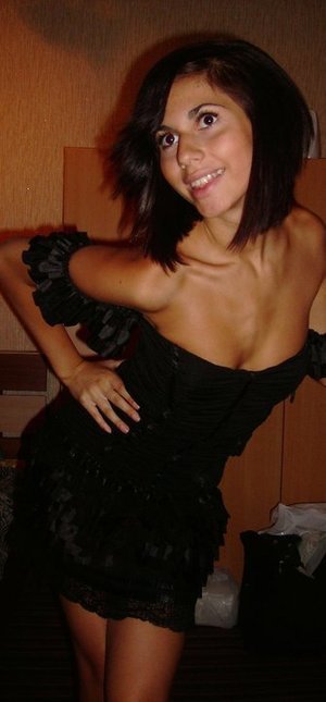 Elana from Cherry Creek, Colorado is looking for adult webcam chat