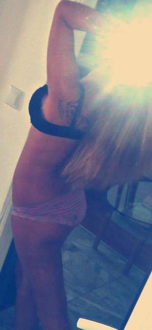 Cheryll from Groton, Vermont is looking for adult webcam chat