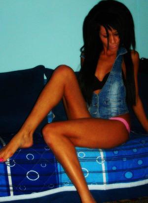Valene from Homedale, Idaho is looking for adult webcam chat